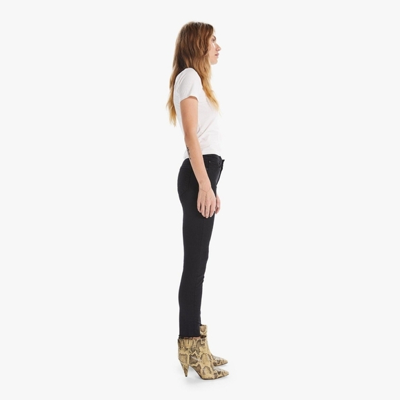 Mother Women's Size 29 stunner zip ankle step fray, not guilty - Picture 3 of 12